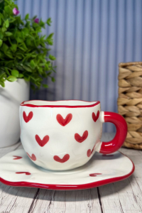 Чашка з блюдцем Червоні сердечка 300 мл (61145)